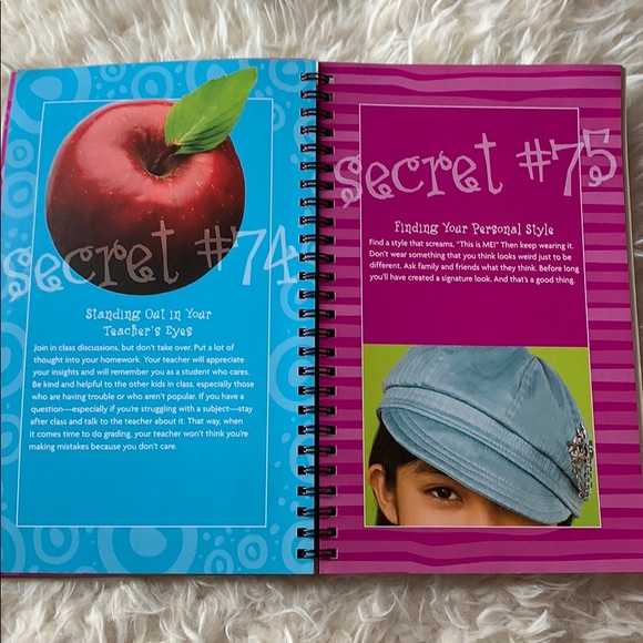 Bundle of American Girl books - Picture 4 of 8